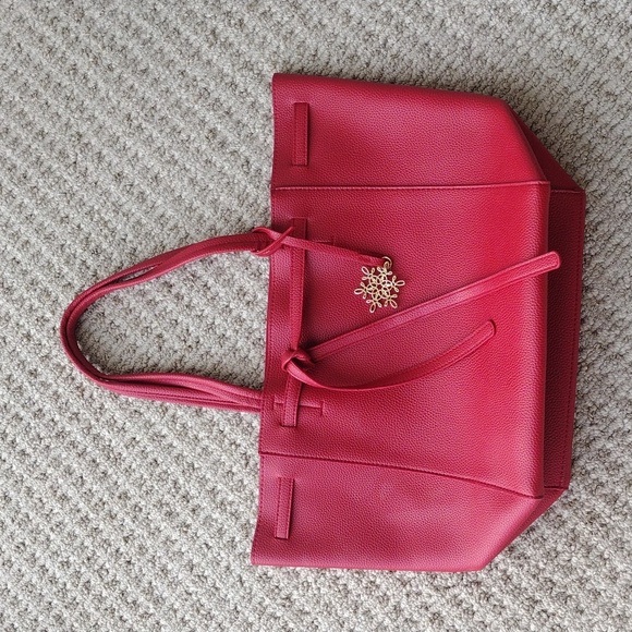 Elegant Red Tote Bag - Picture 12 of 17